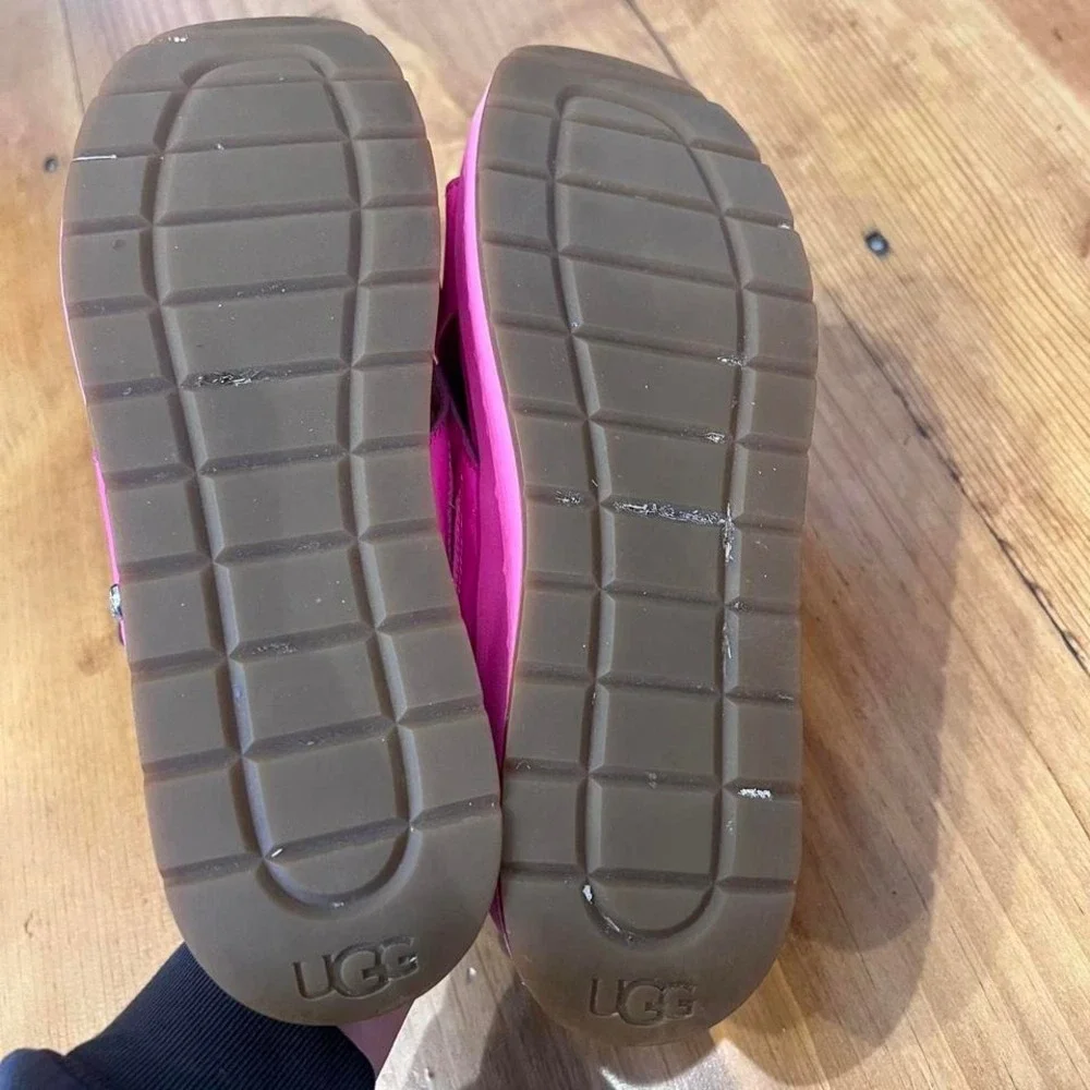 UGG Pink Patent Leather Platform Sandals Y2K Barbiecore Emily Slides Sz 7